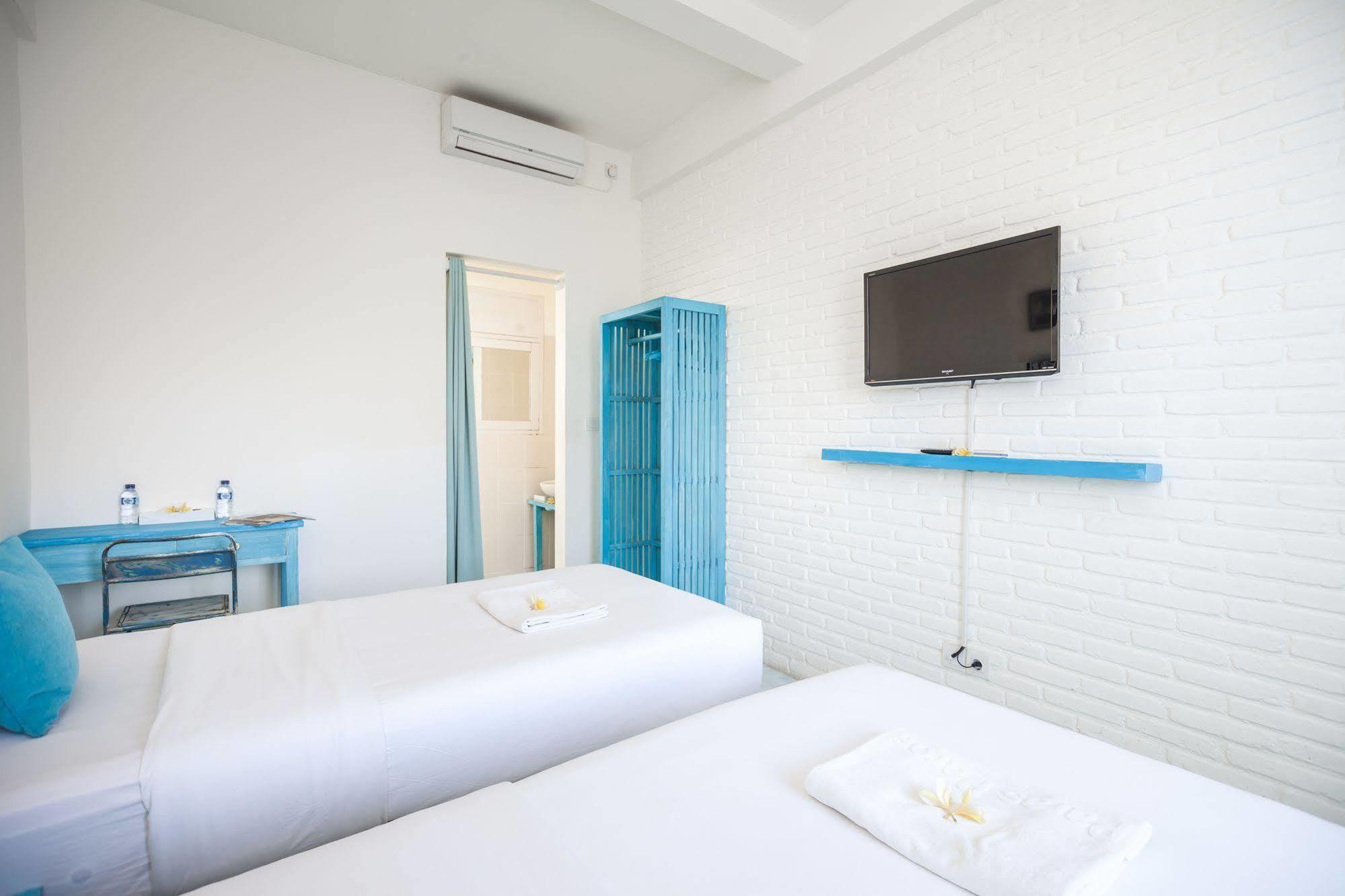 ปารัส ปารอส มารีนา ลอดจ์ Hotel ซานูร์ ภายนอก รูปภาพ